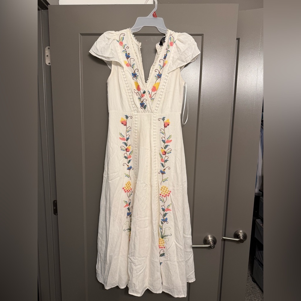Aakaa White Dress with Multicolor Floral Embroidery